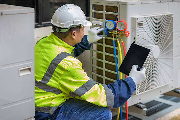 Professional Hvac technician working in Parrish, FL